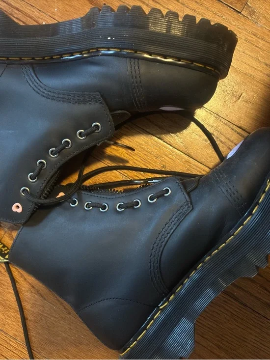 Dr. Martens women sinclair leather heart platform ankle boots - Picture 4 of 6